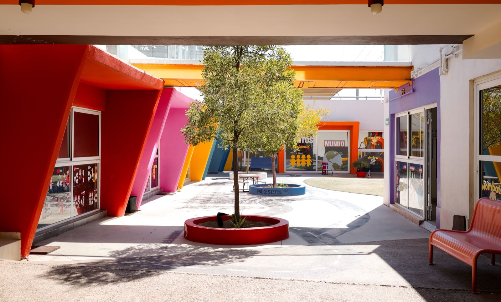 Colorful kinder courtyard at Newland Campus Milenio