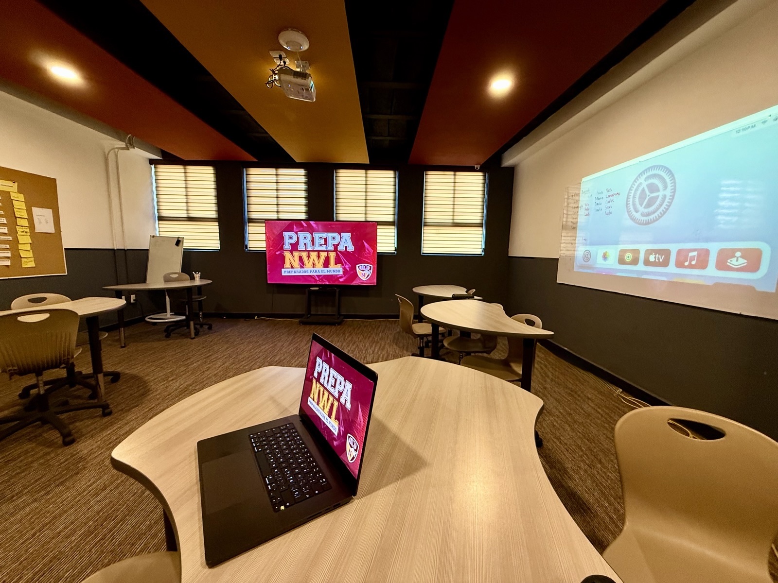 Prepa NWL Corregidora tech classroom