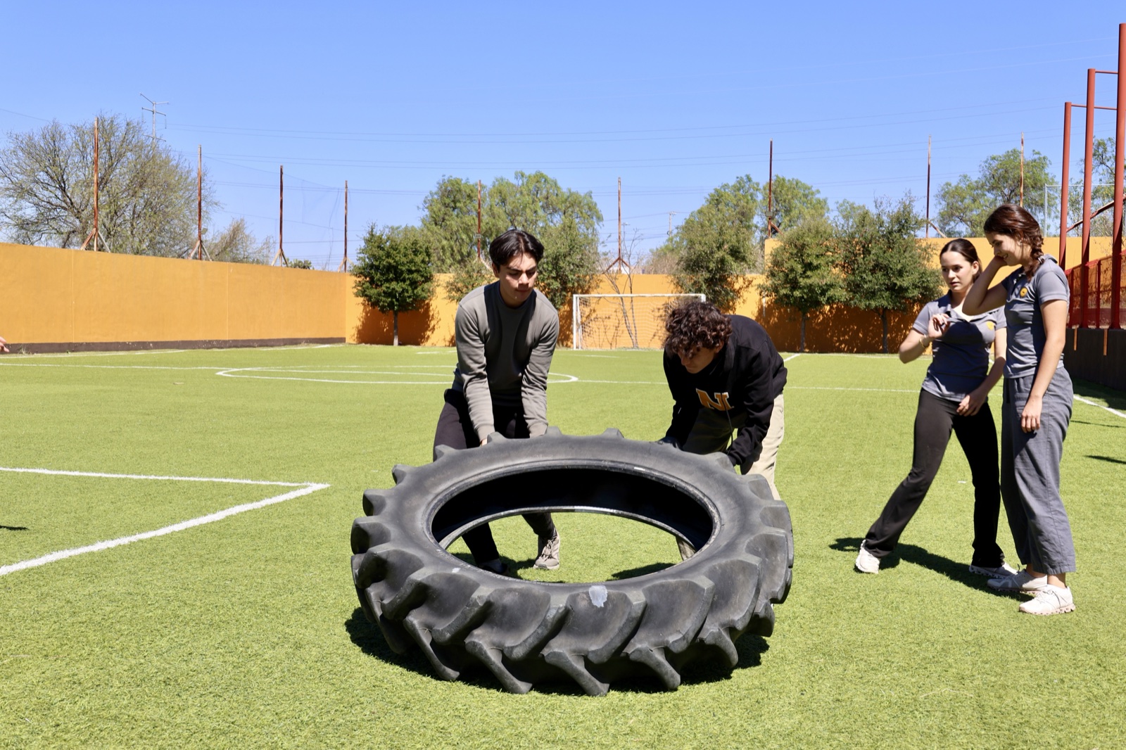 HIT fitness training — tire flip