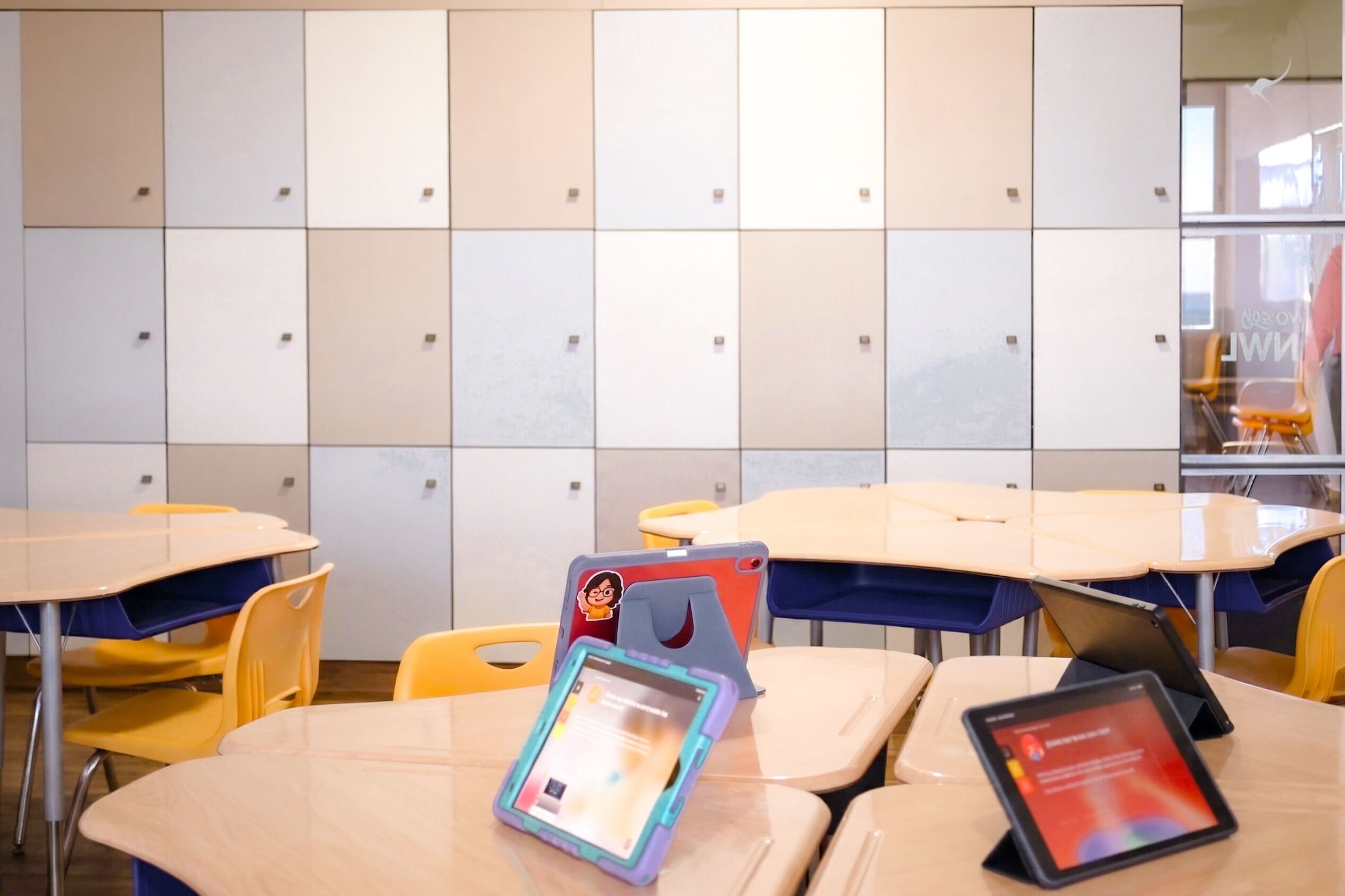 Newland Elementary digital classroom with iPads and student lockers