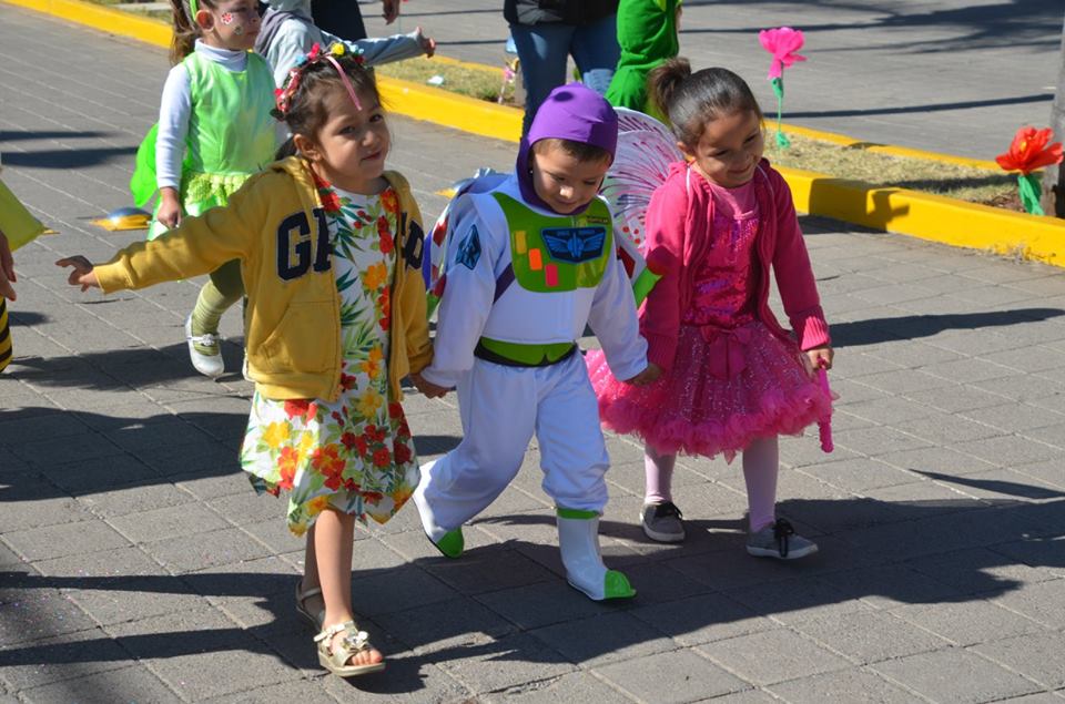 DESFILE DE PRIMAVERA EN JURIQUILLA